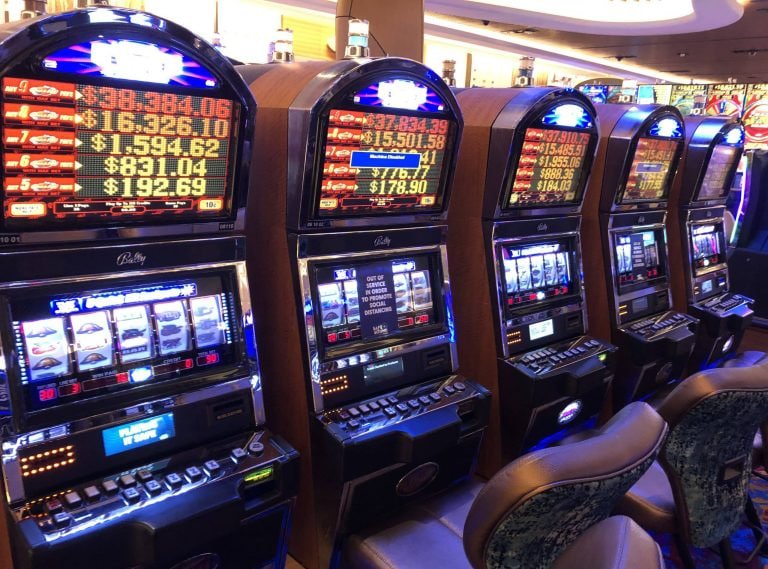 Sảnh cá cược thể thao trực tiếp bóng đá và cầu lông tại ricbet